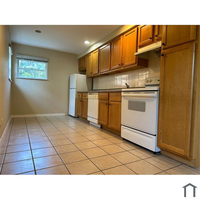 145 E Palatine Rd