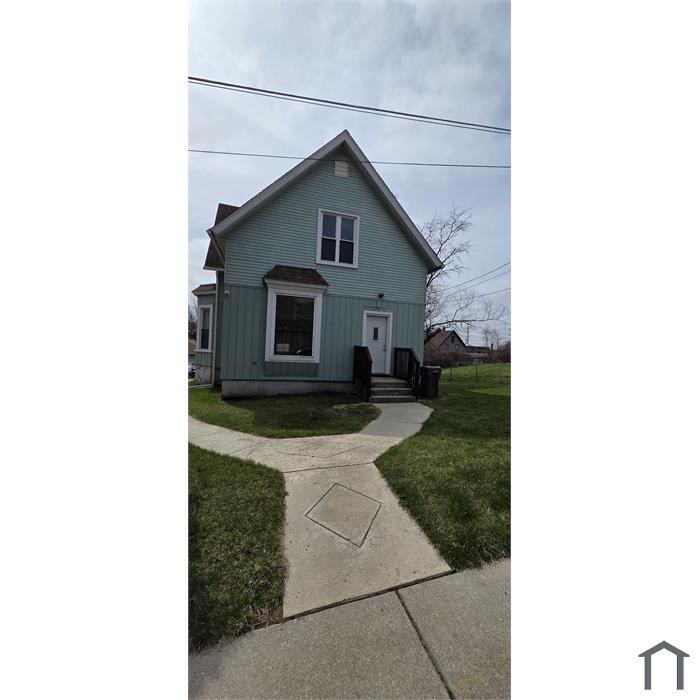 419 Russell St