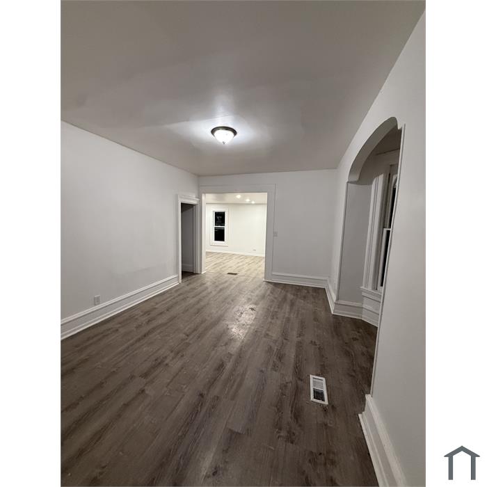 453 Center St