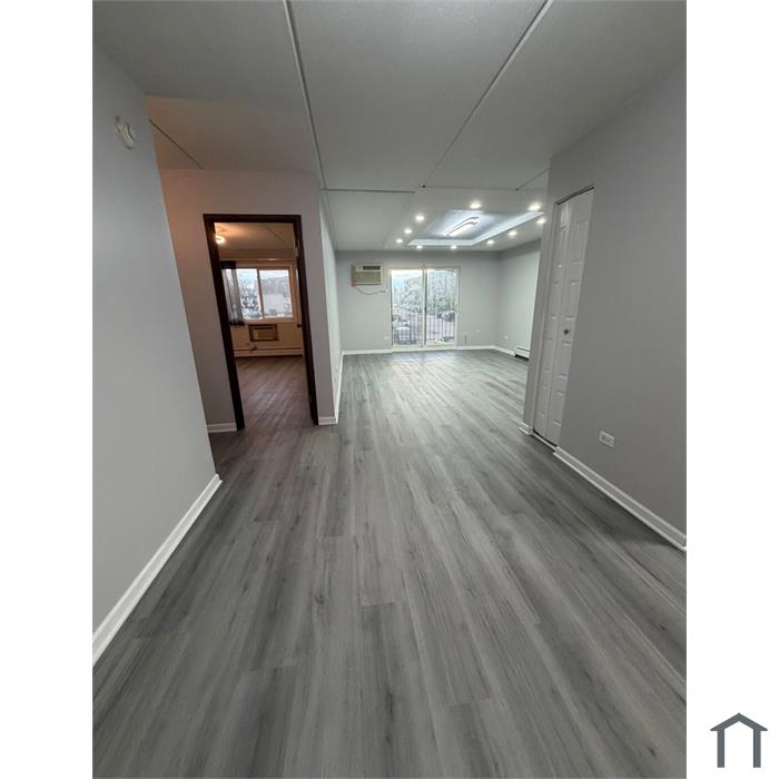 280 Shorewood Dr