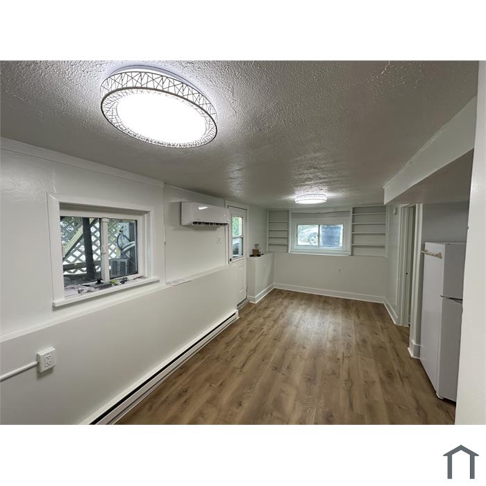 926 E Saint Charles Rd