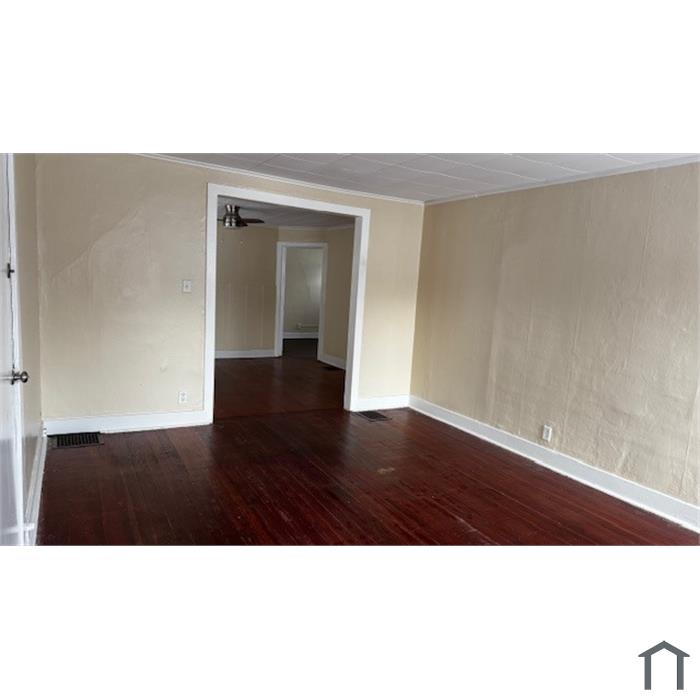 107 Hickory St