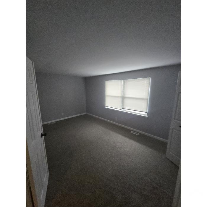 4V Fernwood Dr