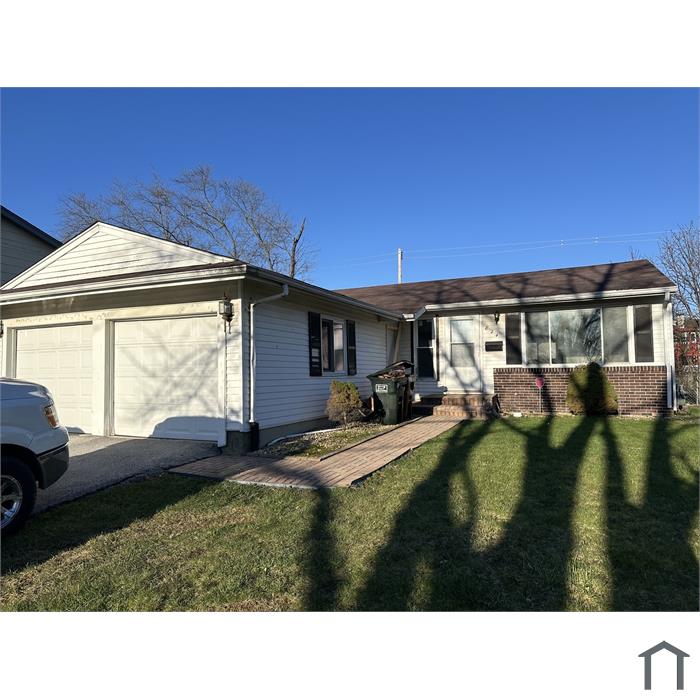 824 Blackhawk Dr