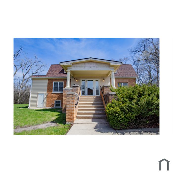 1305 Oswego Rd