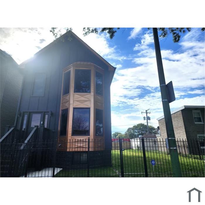 243 W Swann St