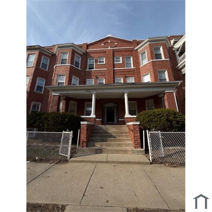 704 E 50th Pl
