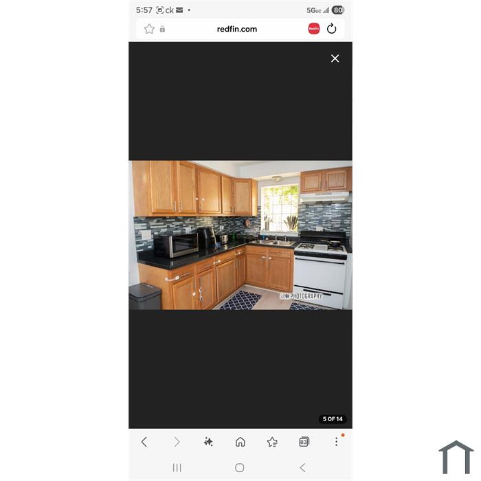 8734 S Escanaba Ave