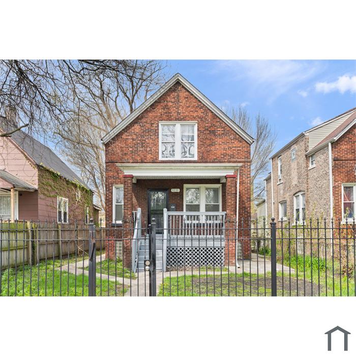 9238 S Dauphin Ave