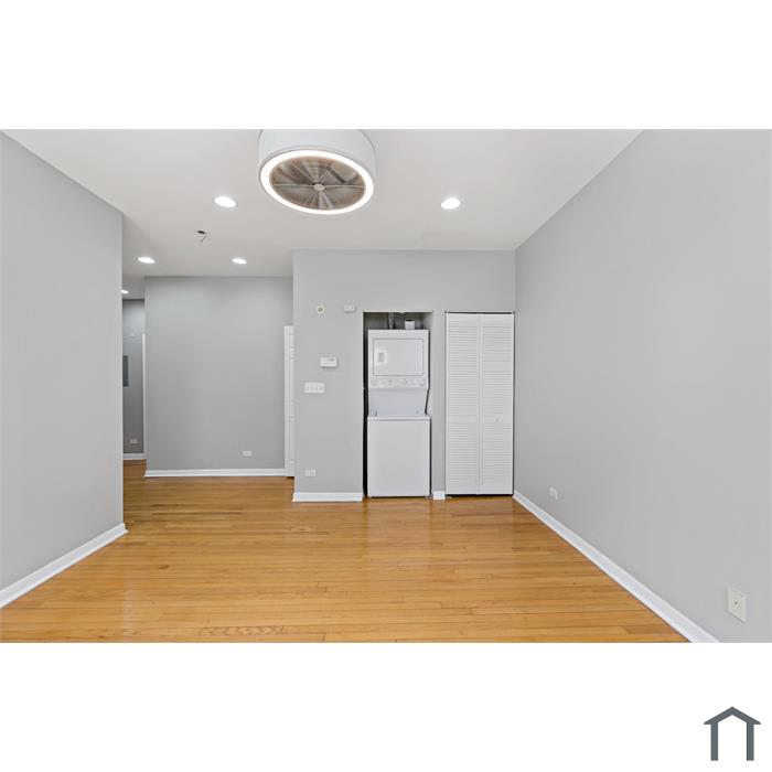 8152 S Drexel Ave
