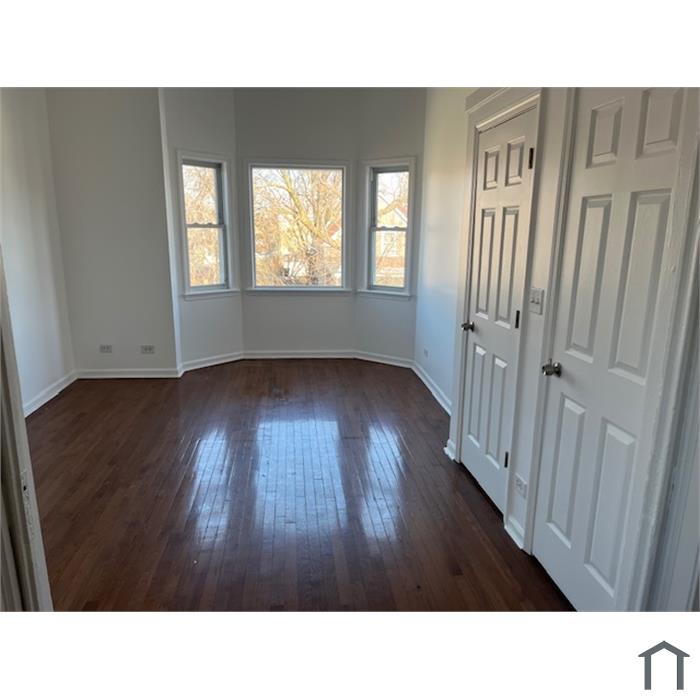 1533 E 74th St