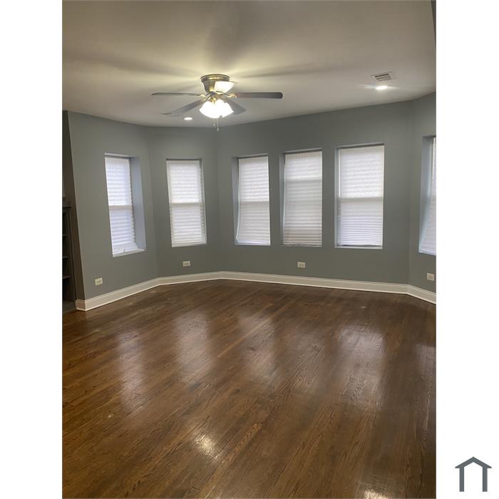 8053 S Champlain Ave