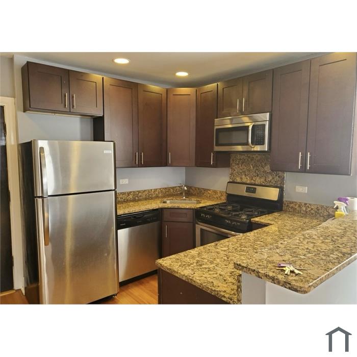 1122 W 76th St
