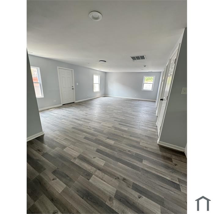 432 W 61st Pl