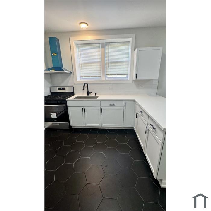 1110 W Marquette Rd