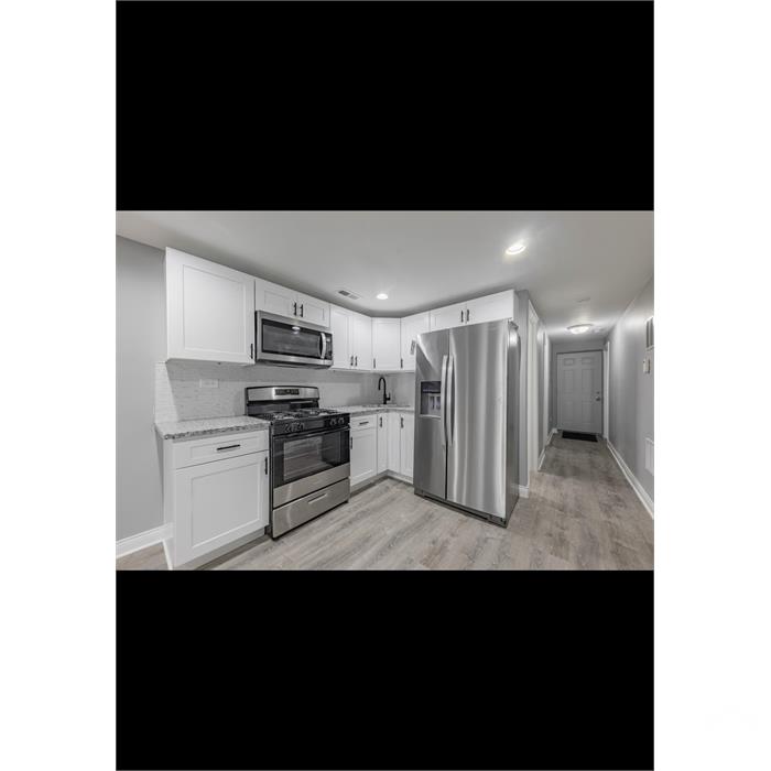 1934 S Hamlin Ave