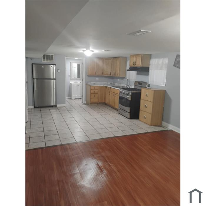 3518 W Cermak Rd
