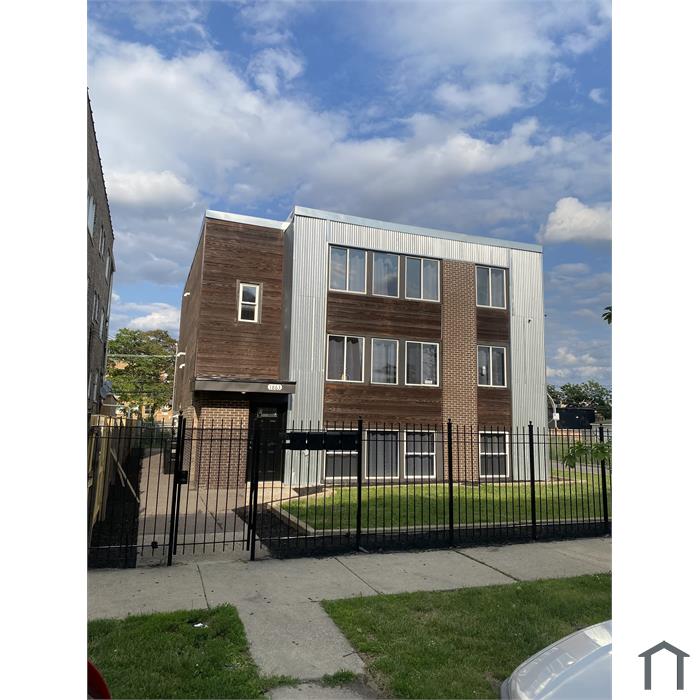 1863 S Komensky Ave