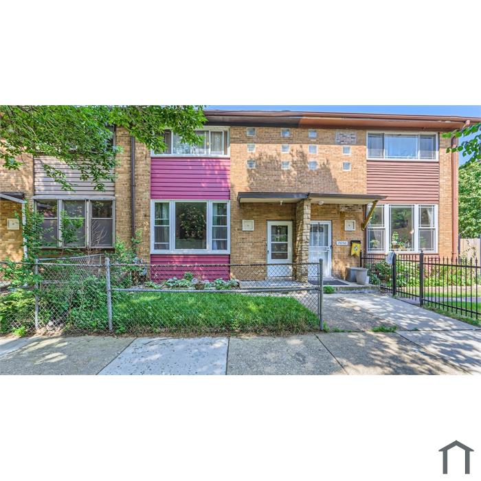 7645 N Bosworth Ave