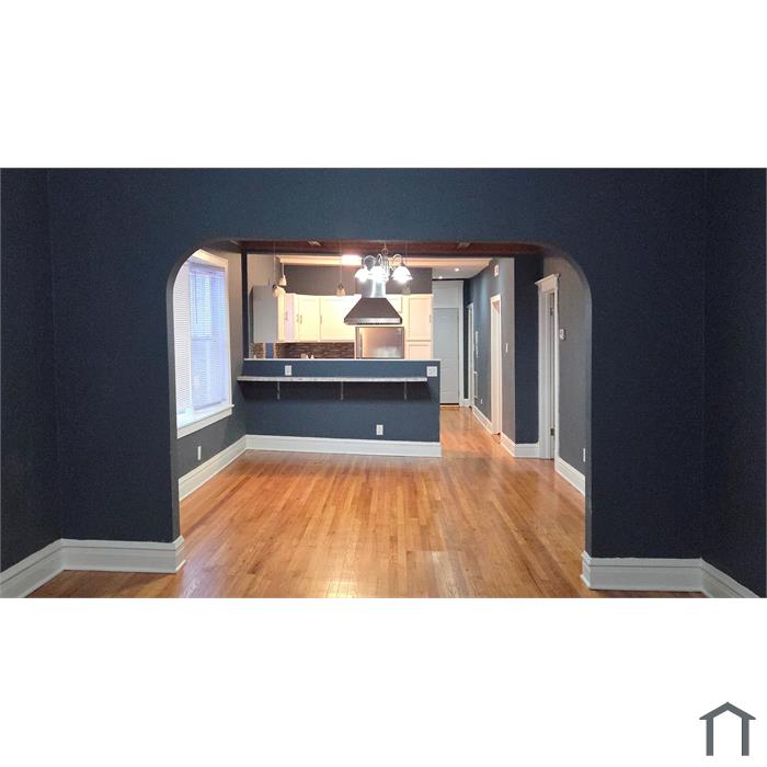 11122 S Vernon Ave