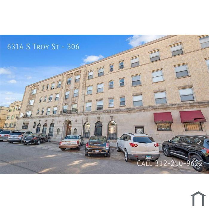 Studio Apartment in Chicago Lawn Available Now!