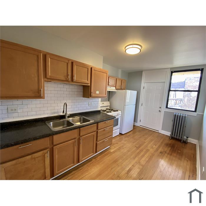 2525 W 65th St