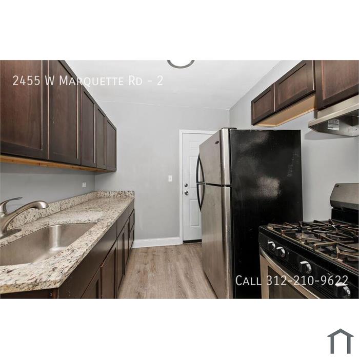 Two Bedroom In Chicago Lawn Available