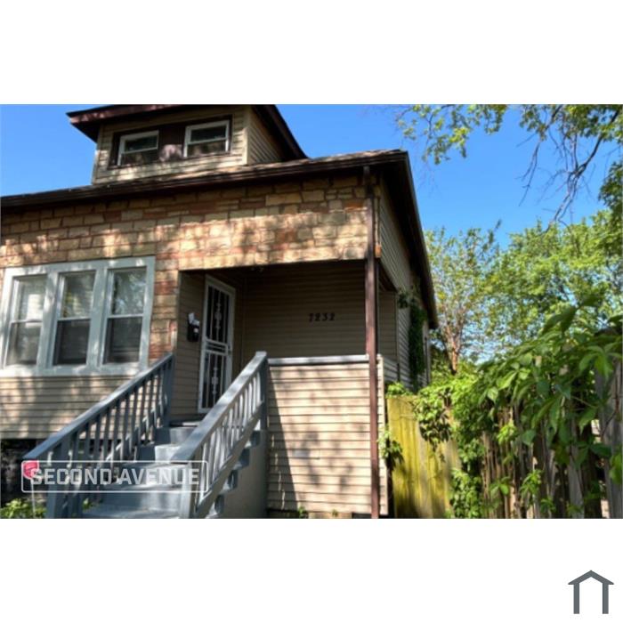 7232 S Winchester Ave