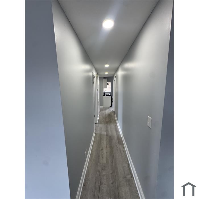 843 E Marquette Rd