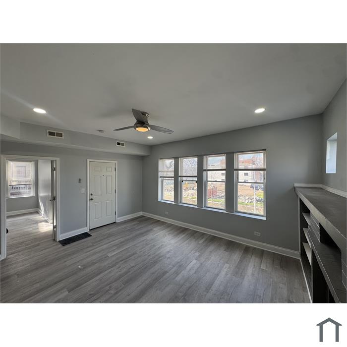 843 E Marquette Rd