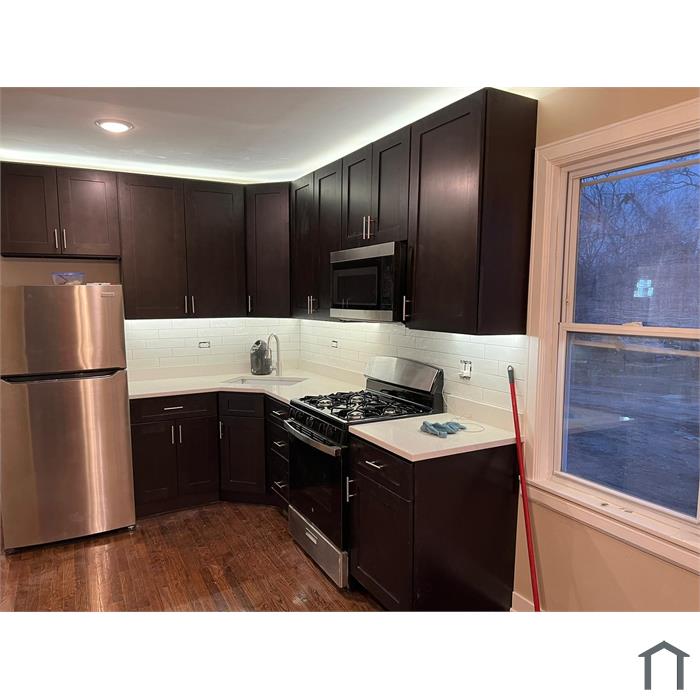 1035 W 112th St