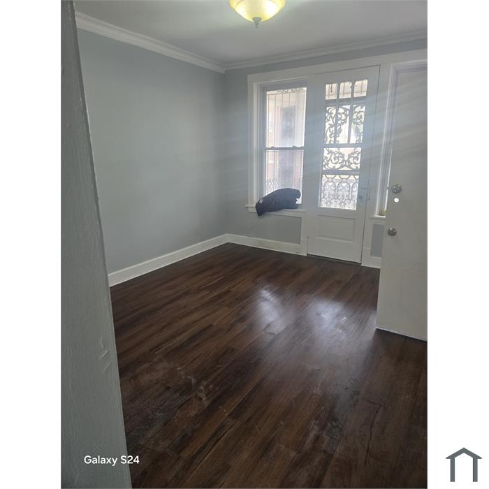 154 N La Crosse Ave