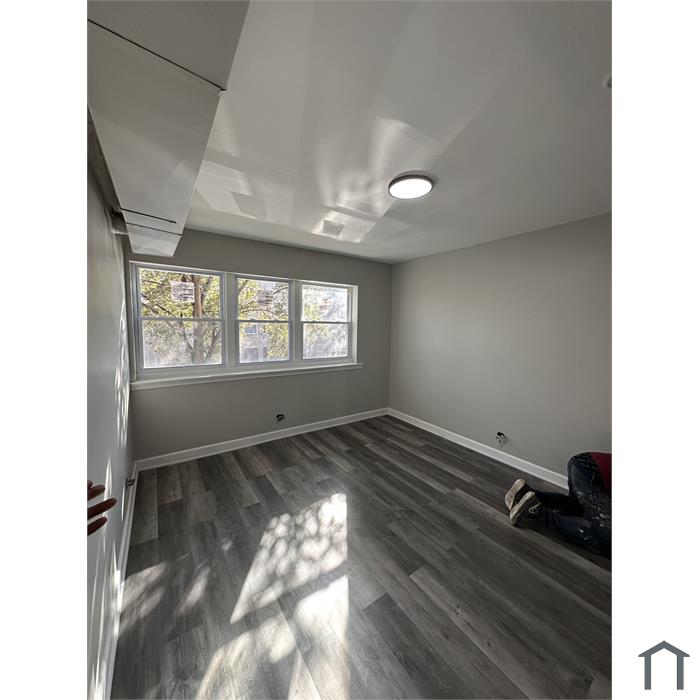 5202 W Washington Blvd