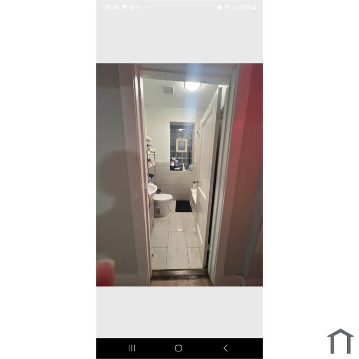 2036 W Birchwood Ave