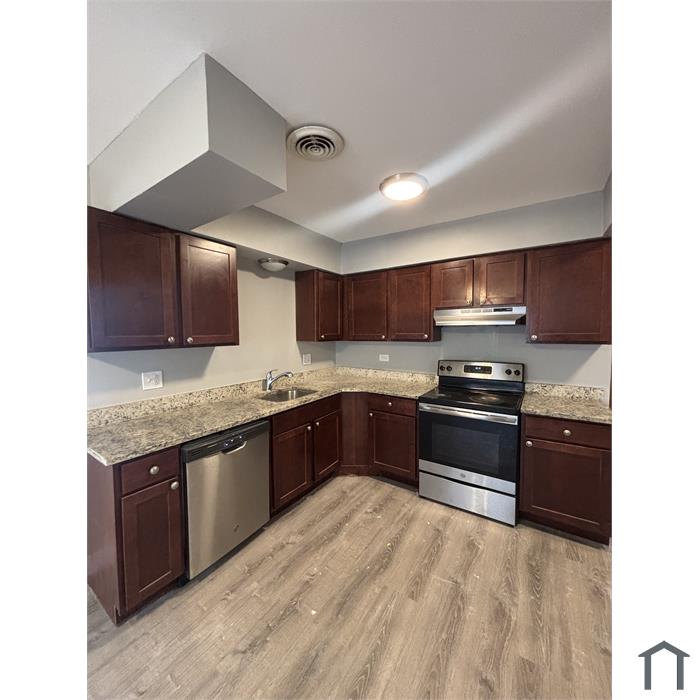 3125 W 79th St