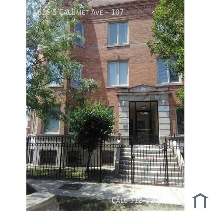 Three Bedroom In Bronzeville Available Now!