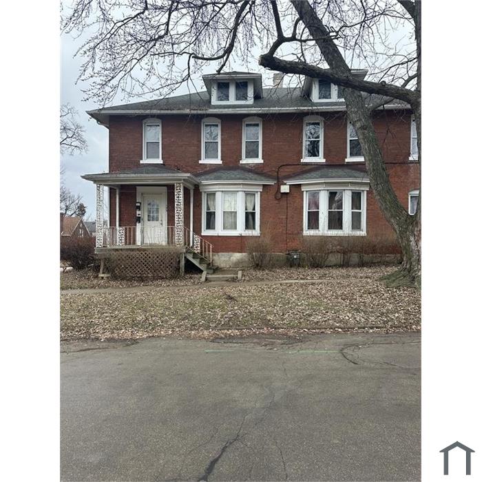 123 N Cherry Ave