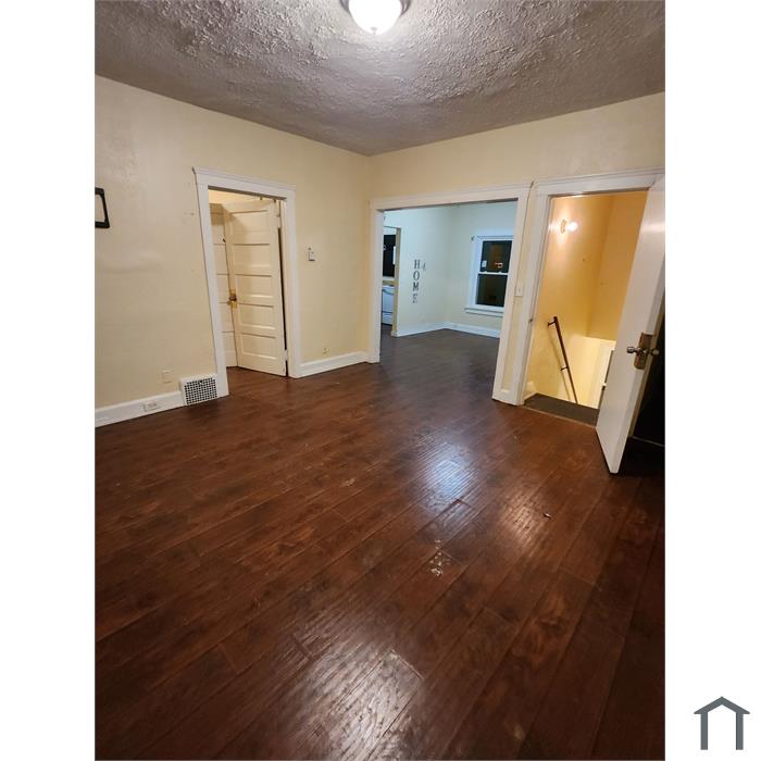 215 Howard Ave