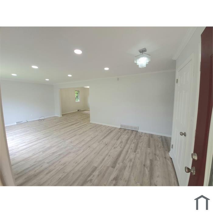 1259 Roxbury Close
