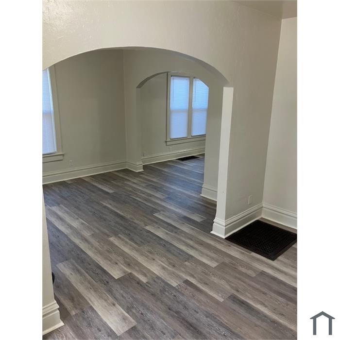 236 NE Rock Island Ave