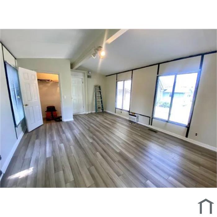 232 S Main St