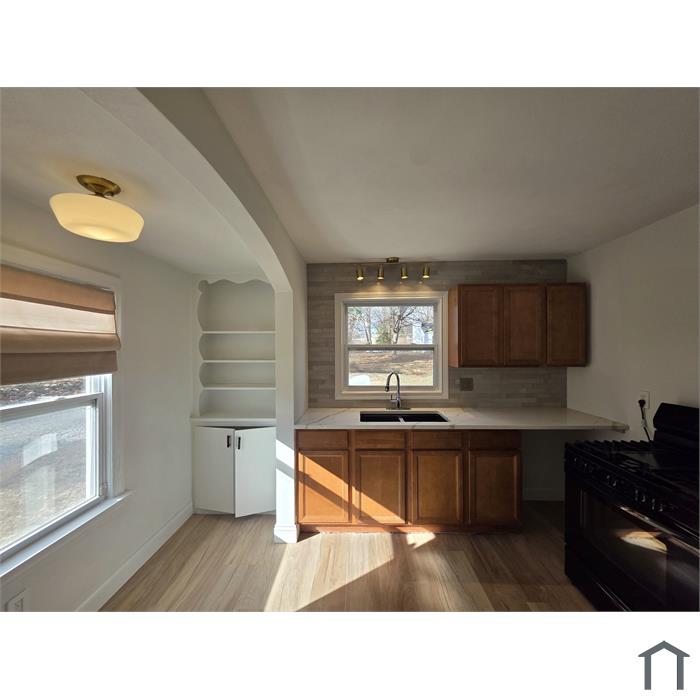 2105 E Main St