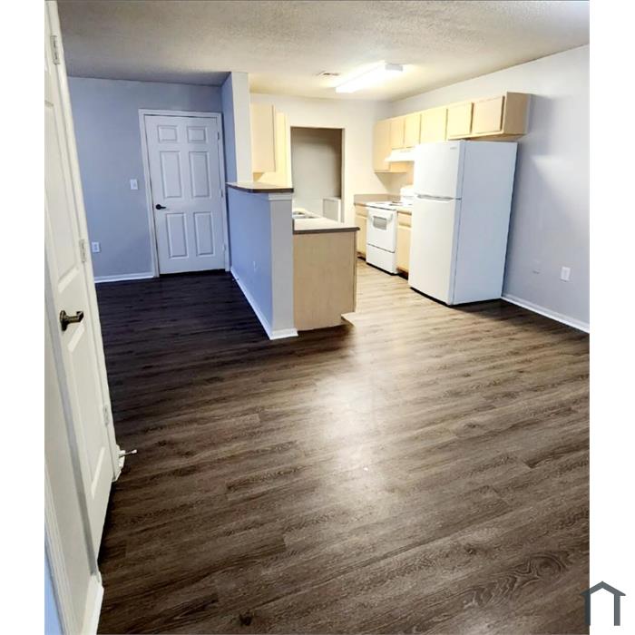 120 W 10th St