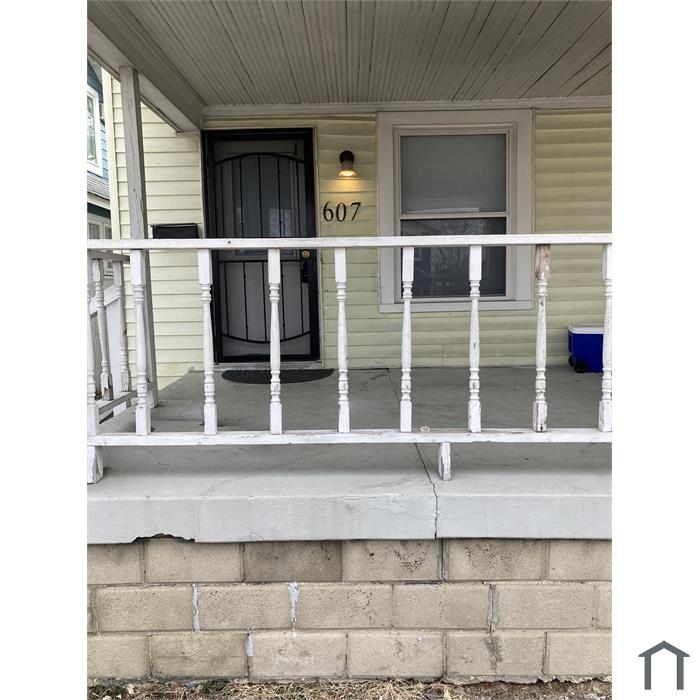 607 N Beville Ave