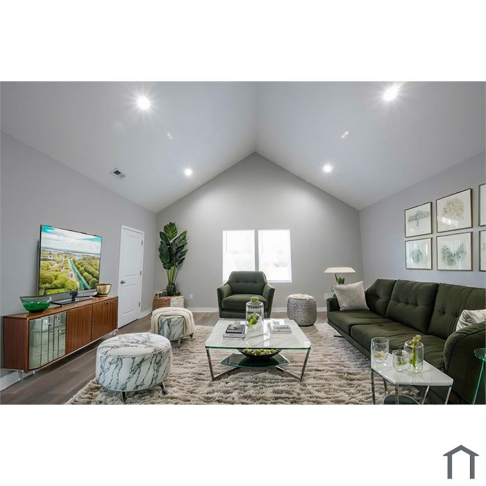 224 W 28th St