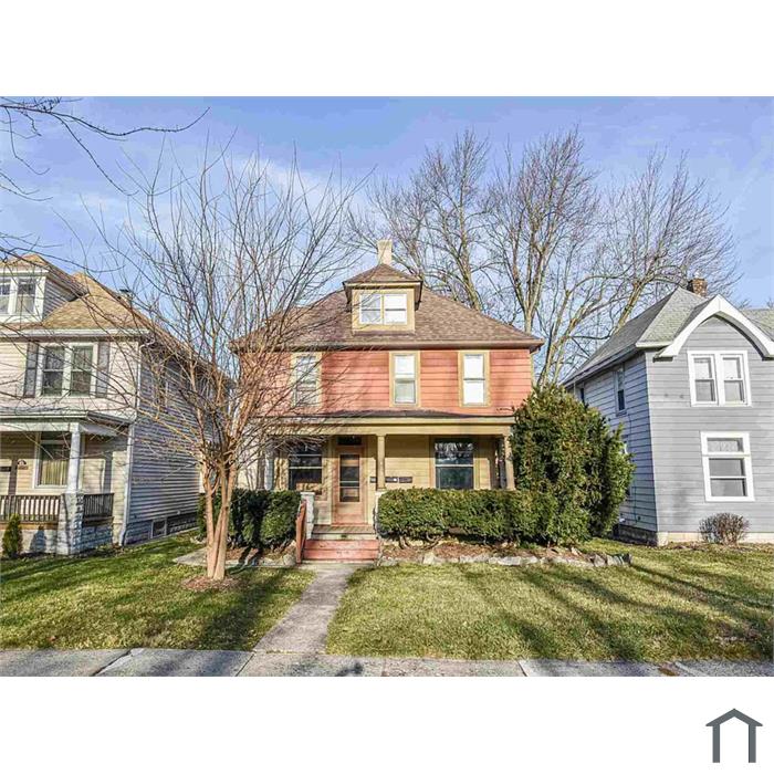 833 Edgewater Ave