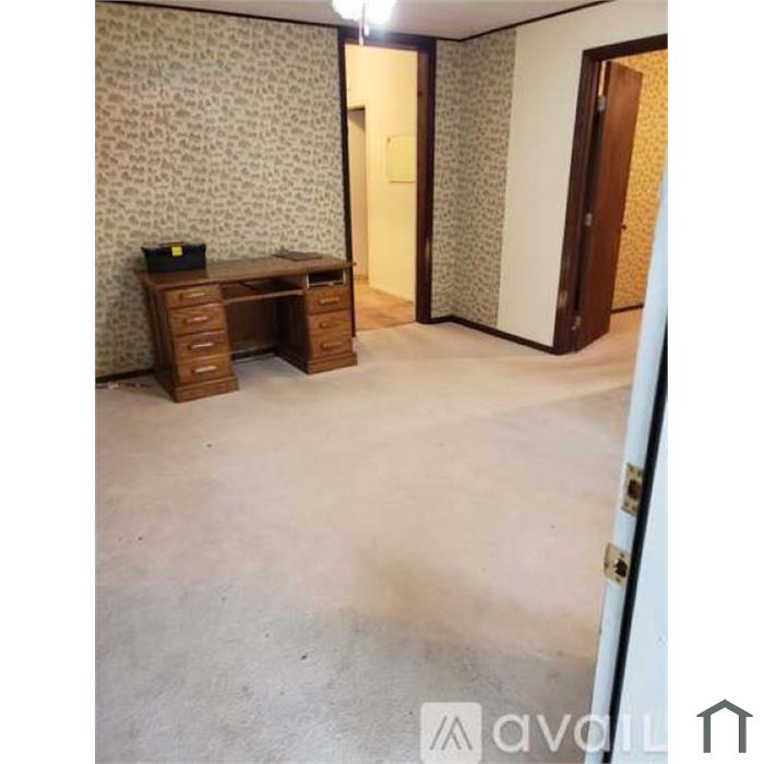 1425 W 10th St