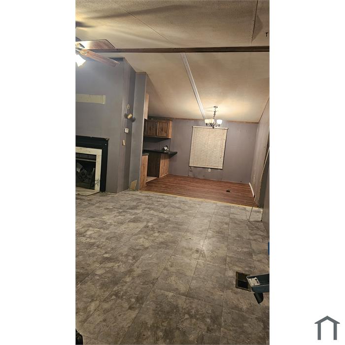 101 W Apple Blossom Ln