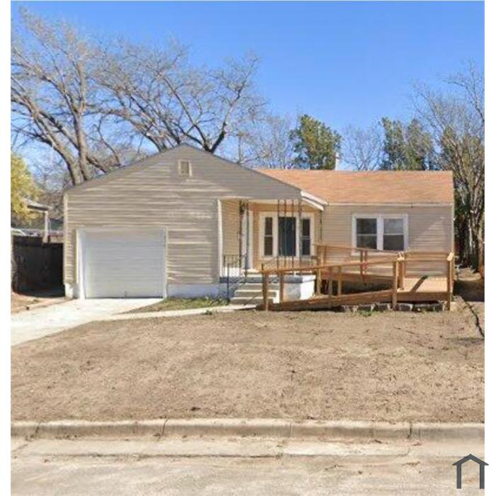 1956 N Volutsia Ave