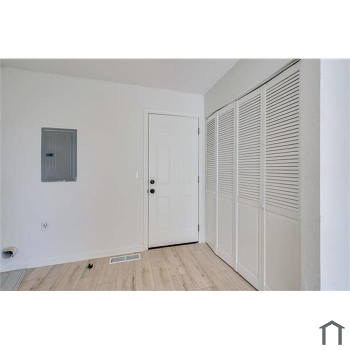 1620 E Del Mar St